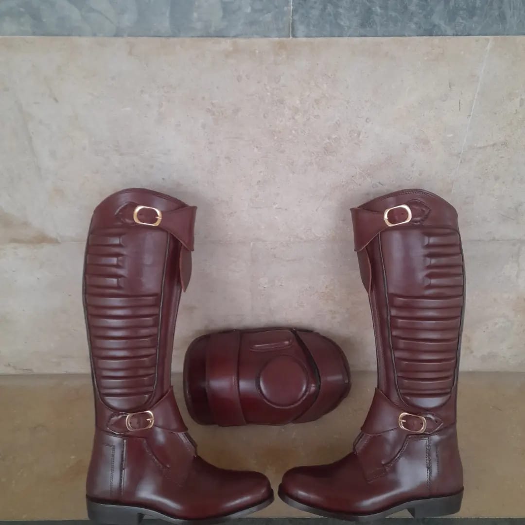 Custom Ribbed Brown Riding Boots – Premium Leather